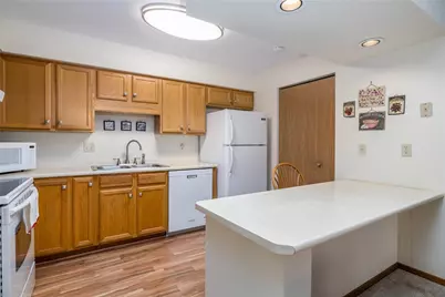 104 Clubhouse Dr #104, South Strabane, PA 15301 - Photo 9