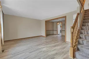 319 Bellford Ct, Cranberry Township, PA 16066 - Photo 3