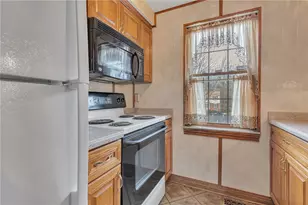 319 Bellford Ct, Cranberry Township, PA 16066 - Photo 9