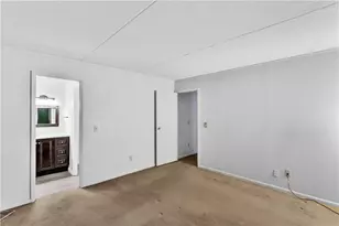 2401 Charlemagne Cir, Ross Twp, PA 15237 - Photo 17