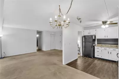 2401 Charlemagne Cir, Ross Twp, PA 15237 - Photo 9