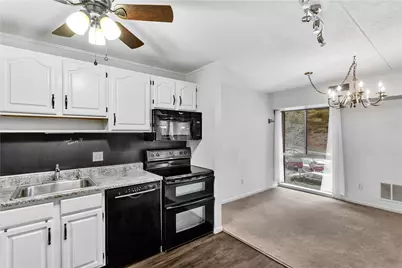 2401 Charlemagne Cir, Pittsburgh, PA 15237 - Photo 9