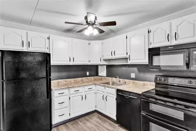 2401 Charlemagne Cir, Ross Twp, PA 15237 - Photo 11