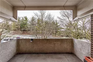 2401 Charlemagne Cir, Ross Twp, PA 15237 - Photo 9