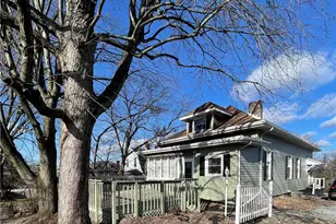 138 E Smithfield St, Mount Pleasant Township, PA 15666 - Photo 1