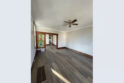 138 E Smithfield St, Mount Pleasant Township, PA 15666 - Photo 5