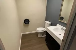 235 Longfellow St, Vandergrift, PA 15690 - Photo 5