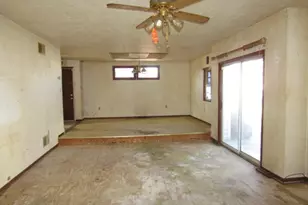 724 Laura St, West Mifflin, PA 15122 - Photo 11