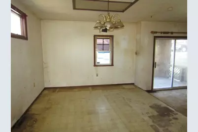 724 Laura St, West Mifflin, PA 15122 - Photo 7