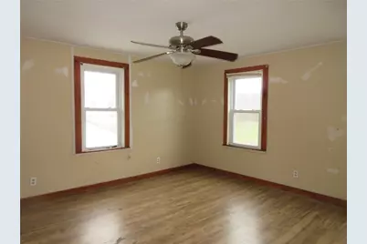 402 E Lincoln Ave, McDonald, PA 15057 - Photo 5