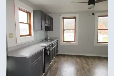 402 E Lincoln Ave, McDonald, PA 15057 - Photo 3