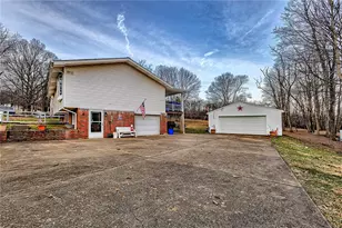 392 Longs Rd, Unity Township, PA 15650 - Photo 21