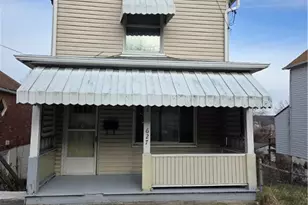 627 Park Ave, Clairton, PA 15025 - Photo 1