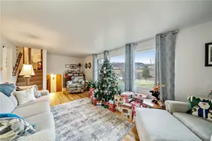 140 Possum Hollow Rd, Hempfield Township, PA 15601 - Photo 5