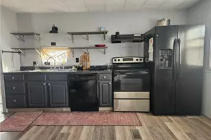 102 Tiffany Ln, Muddy Creek Township, PA 16051 - Photo 3