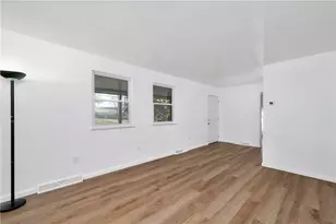 325 E Brewster Rd, Center Township, PA 16001 - Photo 13