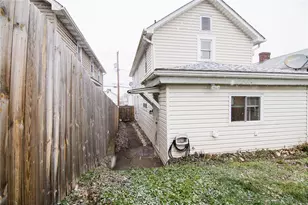 105 Washington St, Mount Pleasant Township, PA 15666 - Photo 29