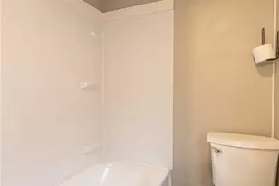 105 Washington St, Mount Pleasant Township, PA 15666 - Photo 21