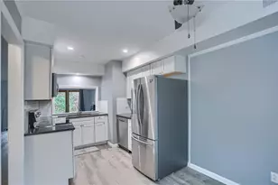 444 Country View Ct, Pittsburgh, PA 15205 - Photo 5