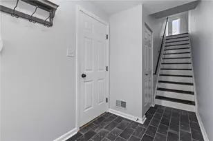 140 Westbrooke Ln, Findlay Township, PA 15108 - Photo 3