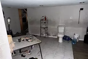 1142 Hamilton Ave, Farrell, PA 16121 - Photo 7