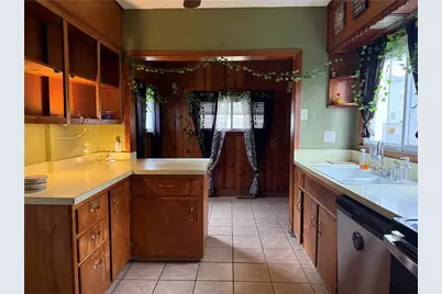 2007 Delaware Avenue, New Castle, PA 16105 - Photo 3