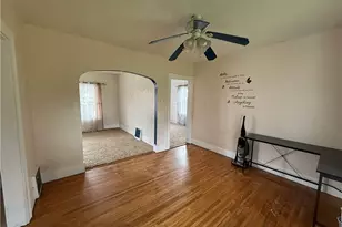 2007 Delaware Ave, New Castle, PA 16105 - Photo 7