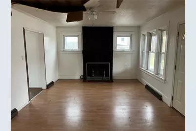 536 Patton Ave, Jeannette, PA 15644 - Photo 3