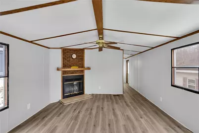 111 Dancer Ln, Jeannette, PA 15644 - Photo 7