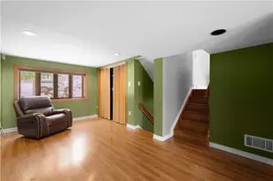 930 Lindsay Rd, Scott Township, PA 15106 - Photo 17