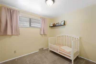 930 Lindsay Rd, Scott Township, PA 15106 - Photo 13