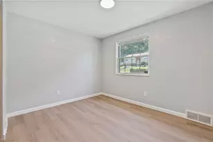 1625 Loretta Dr, Pittsburgh, PA 15235 - Photo 17