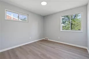 1625 Loretta Dr, Pittsburgh, PA 15235 - Photo 13