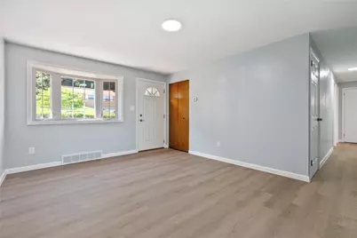 1625 Loretta Dr, Pittsburgh, PA 15235 - Photo 5