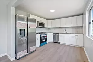 1625 Loretta Dr, Pittsburgh, PA 15235 - Photo 9