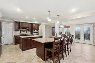 251 Field Club Cir, Robinson Twp, PA 15136 - Photo 7