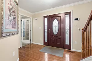 251 Field Club Cir, Robinson Twp, PA 15136 - Photo 3