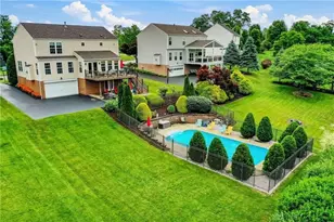 251 Field Club Cir, Robinson Twp, PA 15136 - Photo 29