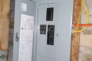 210 N 4th St, Jeannette, PA 15644 - Photo 25