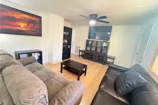 210 N 4th St, Jeannette, PA 15644 - Photo 5