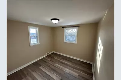 1581 Greencrest Dr, Pittsburgh, PA 15226 - Photo 11