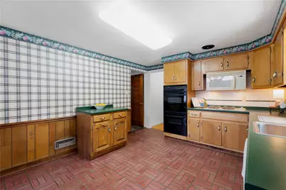 3643 Maplevue Dr, Bethel Park, PA 15102 - Photo 13