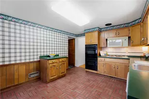 3643 Maplevue Dr, Bethel Park, PA 15102 - Photo 13