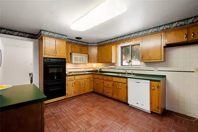 3643 Maplevue Dr, Bethel Park, PA 15102 - Photo 15