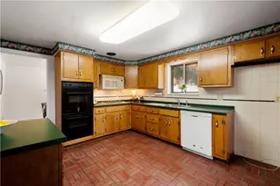 3643 Maplevue Dr, Bethel Park, PA 15102 - Photo 15