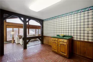 3643 Maplevue Dr, Bethel Park, PA 15102 - Photo 11