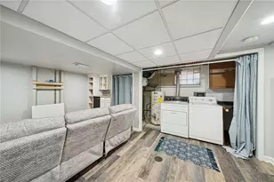 465 Macassar Dr, Baldwin Twp, PA 15236 - Photo 33