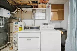 465 Macassar Dr, Baldwin Twp, PA 15236 - Photo 35