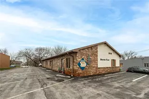 610 W Main St, Grove City Boro, PA 16127 - Photo 1