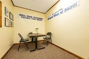 610 W Main St, Grove City Boro, PA 16127 - Photo 37